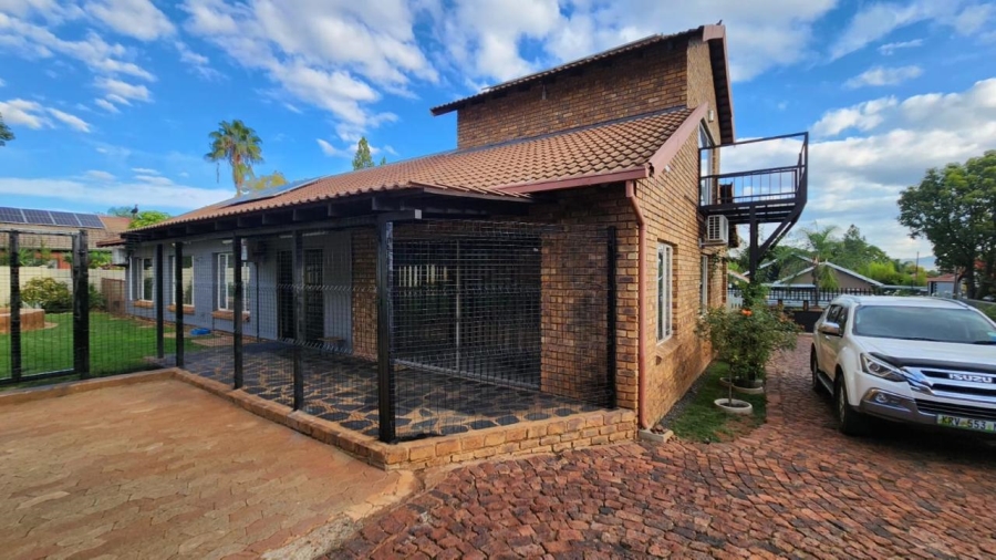4 Bedroom Property for Sale in Melodie North West